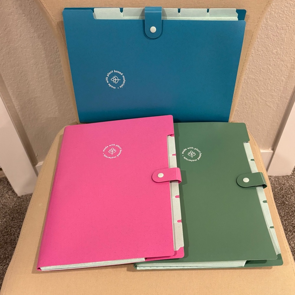 NWOT Expandable pocket folders- set of 3